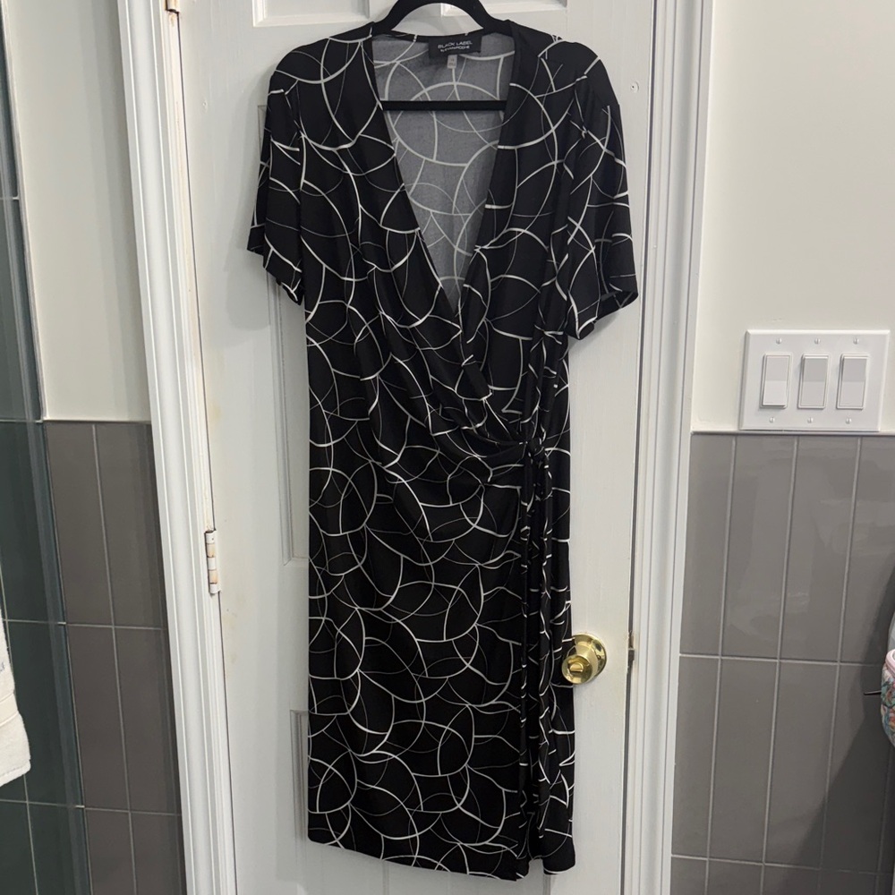 Evan Picone Black and White Geometric Midi Dress